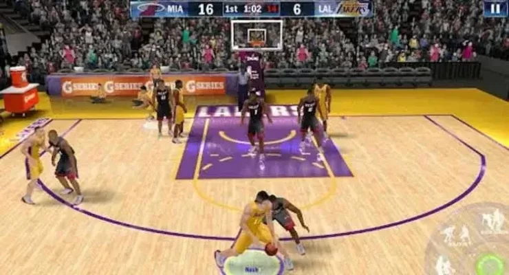 《NBA 2K22》手柄操作攻略：花式灌篮、传球与战术技巧详解